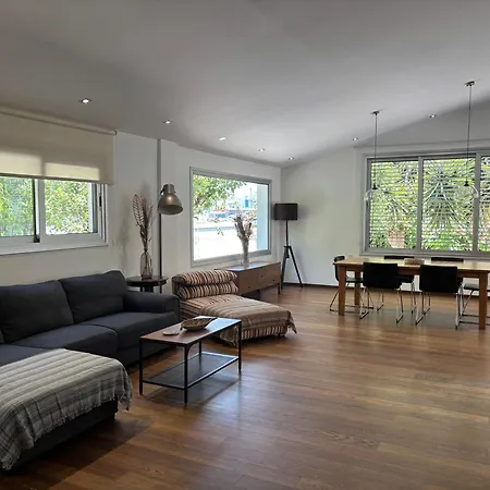 Holiday home 3 Bedroom Oceanfront Oasis For Memorable Vacations