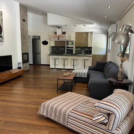 Holiday home 3 Bedroom Oceanfront Oasis For Memorable Vacations Voroklini