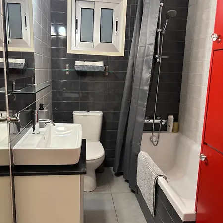 3 Bedroom Oceanfront Oasis For Memorable Vacations Holiday home