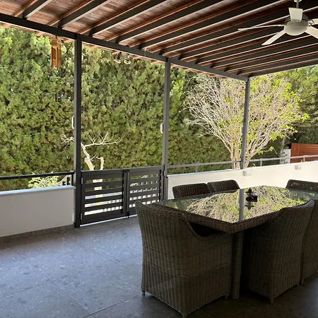 3 Bedroom Oceanfront Oasis For Memorable Vacations *