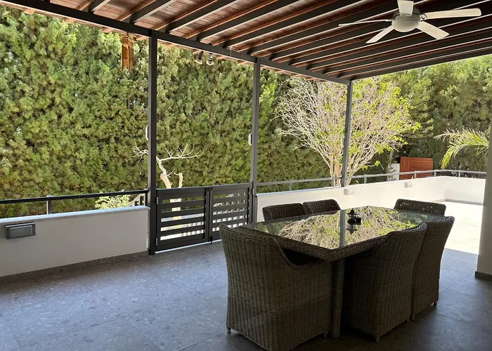 3 Bedroom Oceanfront Oasis For Memorable Vacations *